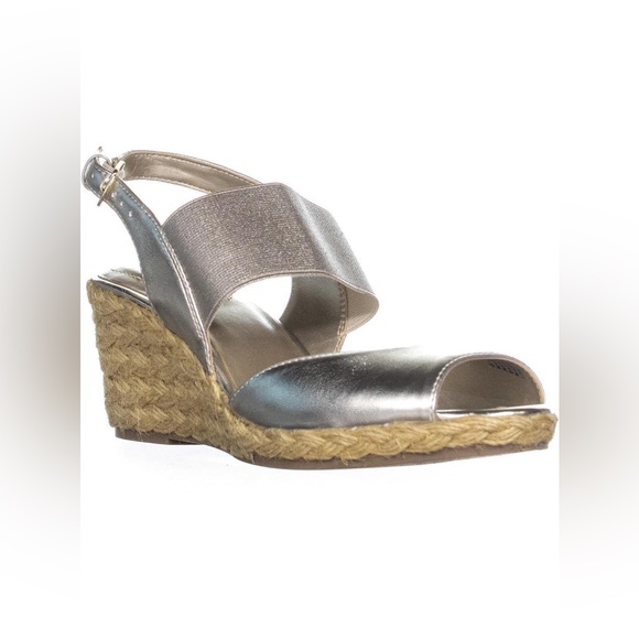 Bandolino Shoes - Bandolino
Women's Metallic Himeka Espadrille Wedge Sandals